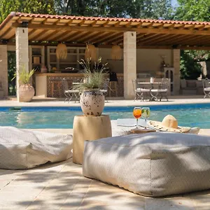 Petrino Eco Village Otel